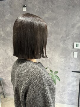 ロイ 梅田(Roy) 切りっぱなしボブ