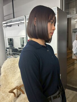 ピア ヤクイン(Pia Yakuin) 斉藤指名 ぱつっとボブ / 透明感カラー