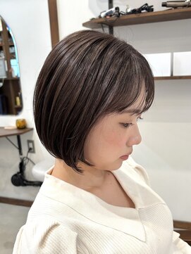 ルイ(ROUIS produced by LUCK 津田沼) 白髪ぼかし/似合わせカット/大人ボブ/ブラウン