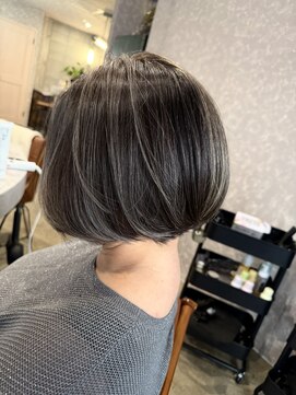 オルガ(olga) 白髪ぼかしハイライト ボブ 大人かわいい 30代40代50代