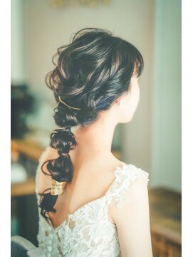ヘアメイクアンドセットサロン リッコ(Hair make&set salon Ricco) ダークアッシュカラーのブライダルヘアアレンジ