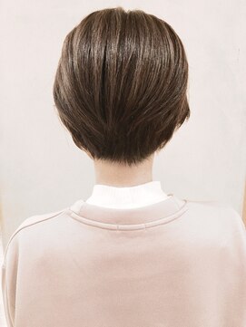 モリオ フロム ロンドン 成増店 【morio成増/一戸】丸みショート アッシュカラー