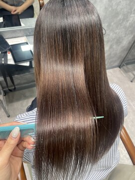 フォンド 津田沼(fond.) デザインカラー/レイヤーカット/ウェットヘア/オリーブベージュ