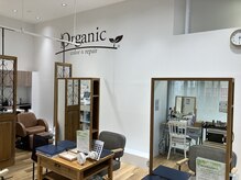 オーガニックティーフェイス 豊田店(Organic T-FACE)の雰囲気（店内セット面。ゆったりした座り心地で施術中も快適。）