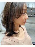 大人のグレージュミディアムレイヤー
