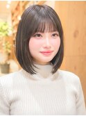 ミニボブ小顔暗髪切りっぱなしボブ前下がりボブ黒髪ショートボブ
