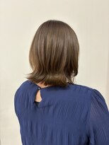 ウォーム(warm)&nbsp;アッシュベージュの外ハネレイヤー