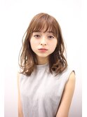 レイヤーカットイメチェン美髪ホワイトブロンドワイドバング
