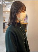 オリーブベージュ