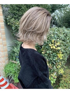 アルカナ 明治神宮前原宿(ARCANA) ホワイトベージュ デザインカラー ハイライト インナーカラー