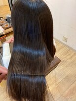 グランバイ アトリエドングリ(Grand × AtlierDonguri) お客様髪質改善データ965(酸性縮毛矯正)