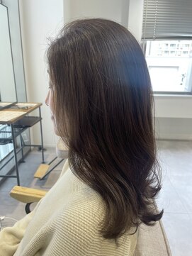 カルゥグラッシー(KALOU glassi) ［40代50代］大人女性セミディ × 赤みがない白髪カラー