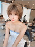 20代30代丸みクビレ束間ショートヘア