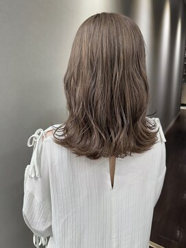 デイジー(Daisy) 天神/大名/ブリーチ/ケアブリーチ/ベージュ