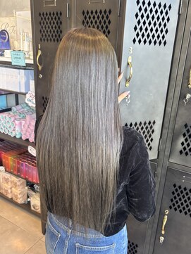 アチーブリス(achieve Liss) オリーブベージュ艶髪ストレートロングスタイル髪質改善20代30代