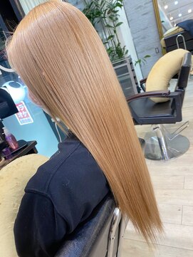 リクノス(Lychnus) シャイニーベージュ