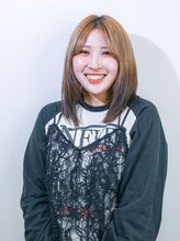 シー 岡崎(,SHE)&nbsp;山田 藍菜