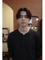 エディ(Edy)&nbsp;メンズセンターパートニュアンスパーマブラウンカラー韓国ヘア