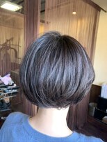 ヘアーエヌプラス (HAIR N+) 質感カットで髪質を生かした：ふんわりグラボブ・グレーベージュ