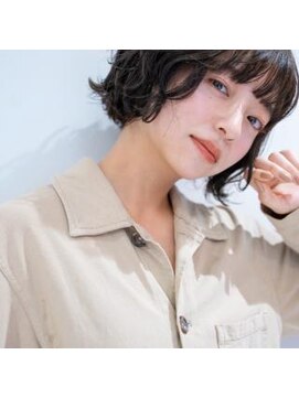 フラミューム 本厚木店(flammeum) 外ハネショートボブ