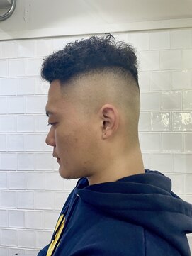 メリケンバーバーショップ フクオカ(MERICAN BARBERSHOP FUK) 本格バーバースタイルフェード