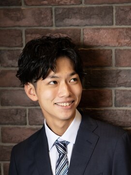 ティシップス(T-SHIPS) 流行中!2ブロック×センターパートスタイル!