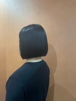 クネア(kunea)&nbsp;切りっぱなしボブ/暗髪/黒髪ボブ/ダークアッシュ