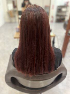 アオ 甲府本店(AO) ピンクレッド×重めロングボブ