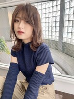 ミリア(MILIA)&nbsp;大人可愛い30代40代50代小顔ウルフレイヤー外ハネミディアム