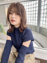 ミリア(MILIA) 大人可愛い30代40代50代小顔ウルフレイヤー外ハネミディアム