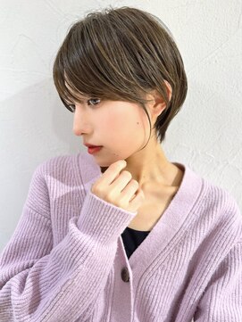 アンド ストーリーズ(&STORIES) 前髪あり耳掛け丸みくびれショートボブ20代30代40代50代(蘭)