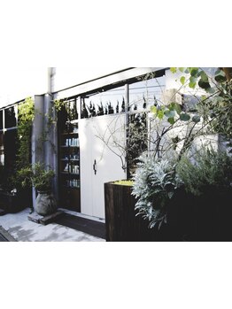 【学芸大学駅徒歩7分】毎日のスタイリングも楽々に！清潔感溢れる爽やかスタイルで好感度UPのモテヘアに★