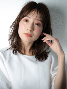 カバーヘア ブリス 上尾西口店(COVER HAIR bliss) グレーブラウン小顔ミディアムレイヤースタイルz上尾30代40代