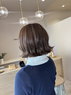 テラバイルヴェール 各務原(TERRA by LeVert) 切りっぱなしボブ×ミルクティーブラウン