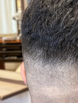 シュヴー 築地(CHEVEUX) 夏使用！好印象刈り上げ