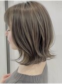 デザインカラーレイヤーカットウェットヘアオリーブベージュ白髪
