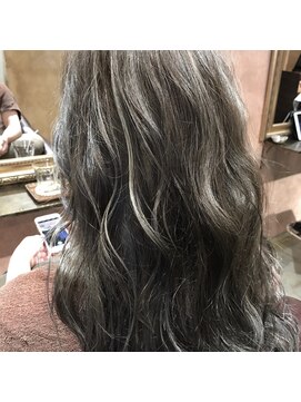 ユニーク(UniQ) 【UniQ・小笹】３Ｄちっぷハイライト＋グレイベージュ＋透明感