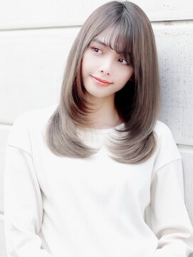 アンド ストーリーズ(&STORIES) 30代40代におすすめミディアムアッシュブラウンレイヤー小林匠太