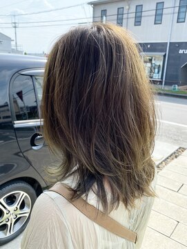 ヌーク(NUUK) ★NUUK★カーキベージュとレイヤーカット