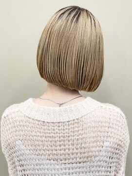 パークレーン アイス イヴェン(park lane ICI yeven) 切りっぱなしボブ　ハイトーンボブ　ブリーチあり　ミルクティー