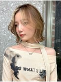 ハイトーンカラー外国人風ボブ切りっぱなし外ハネナチュラルボブ