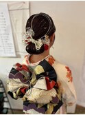 タイトにシニヨンヘアセット