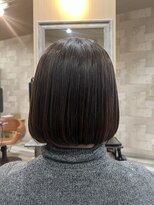 ハコ(H.A.Co) ミリ単位で調整カットをするミニボブです。