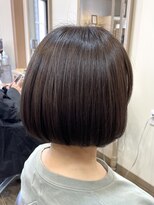 アルターリール(aL ter Rire)&nbsp;ホワイトブロンド/外ハネボブ/美髪/ワイドバング[鎌取］中村