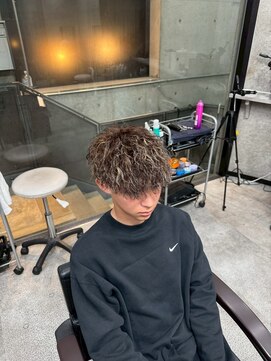 イーラ(era) パーマ/メンズ/刈り上げ/眉毛/ツイスト