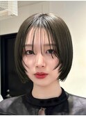 顔周りレイヤーカットくびれヘアミルクティーベージュカラー