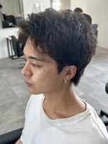 ヒュイル バイ ニアウ(Hwyl by Niau) スパイキーショート刈り上げなしパーマニュアンスパーマショート