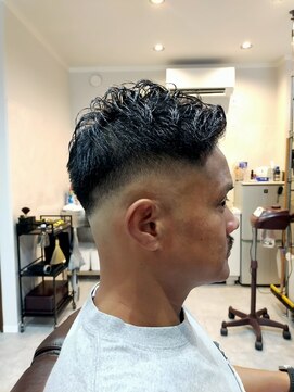 ザ バーバー マツモト(THE BARBER MATSUMOTO) 渋パーマスキンフェード