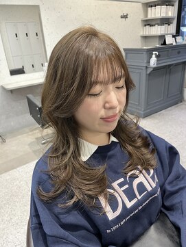 【adept北千住　エリ】ロングハイレイヤー×透明感グレージュ