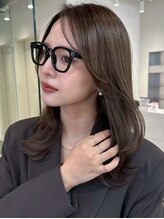 ノイ 銀座(noi)&nbsp;顔周りレイヤーカットくびれヘアミルクティーベージュカラー韓国